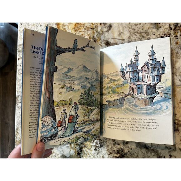 Dragon Who Lived‎ Downstairs by Burr Tillstrom (1984, Library Binding) Book - Picture 4 of 6